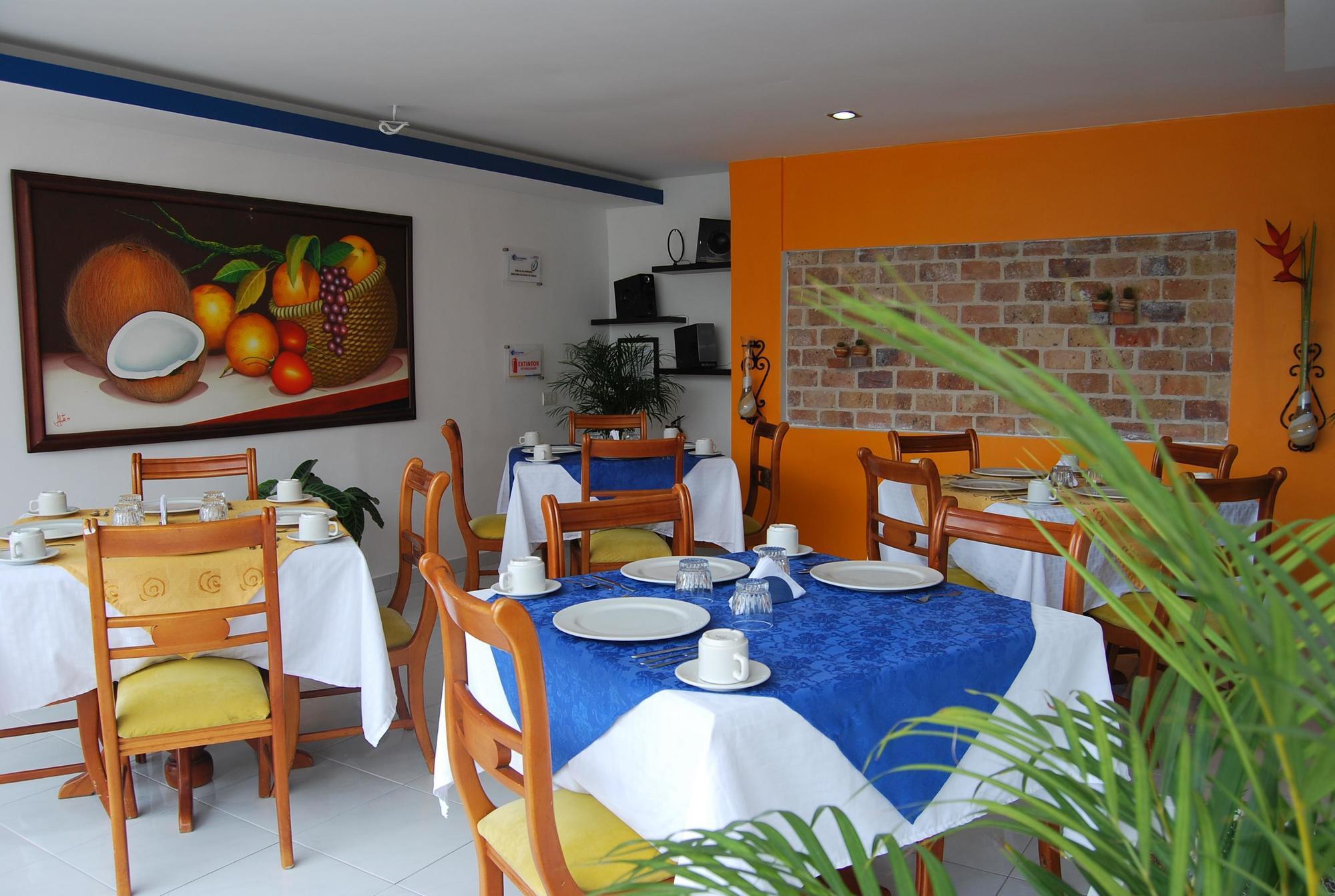 Hotel San Jeronimo Armenia Экстерьер фото